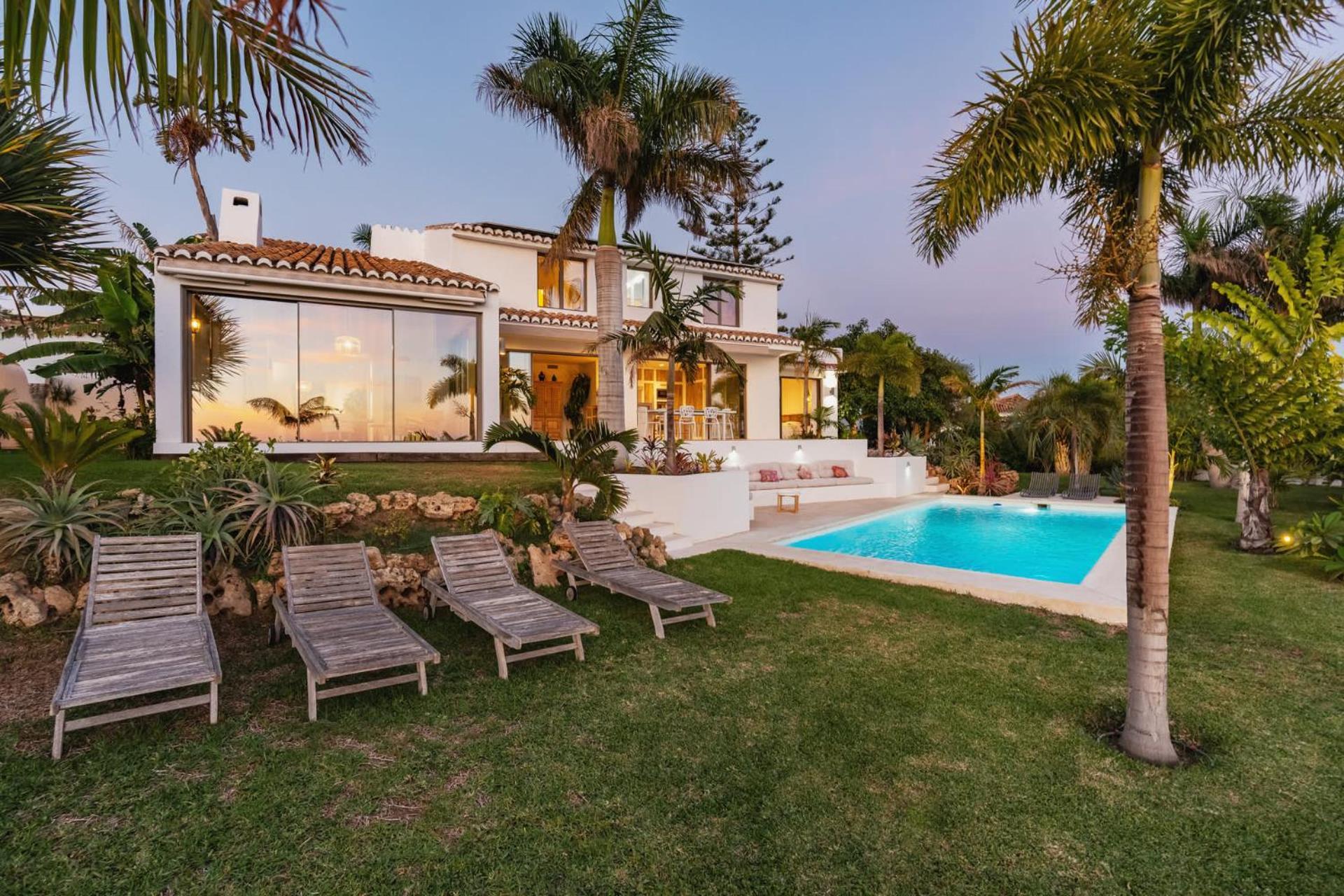 Bed & Breakfast In Villa Eden Palm Benalmadena Exterior photo