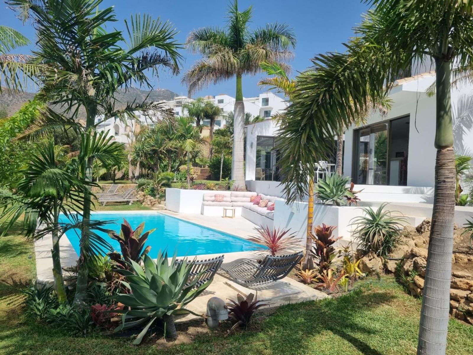 Bed & Breakfast In Villa Eden Palm Benalmadena Exterior photo